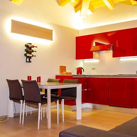 Holiday House Viola Tirano Exterior photo